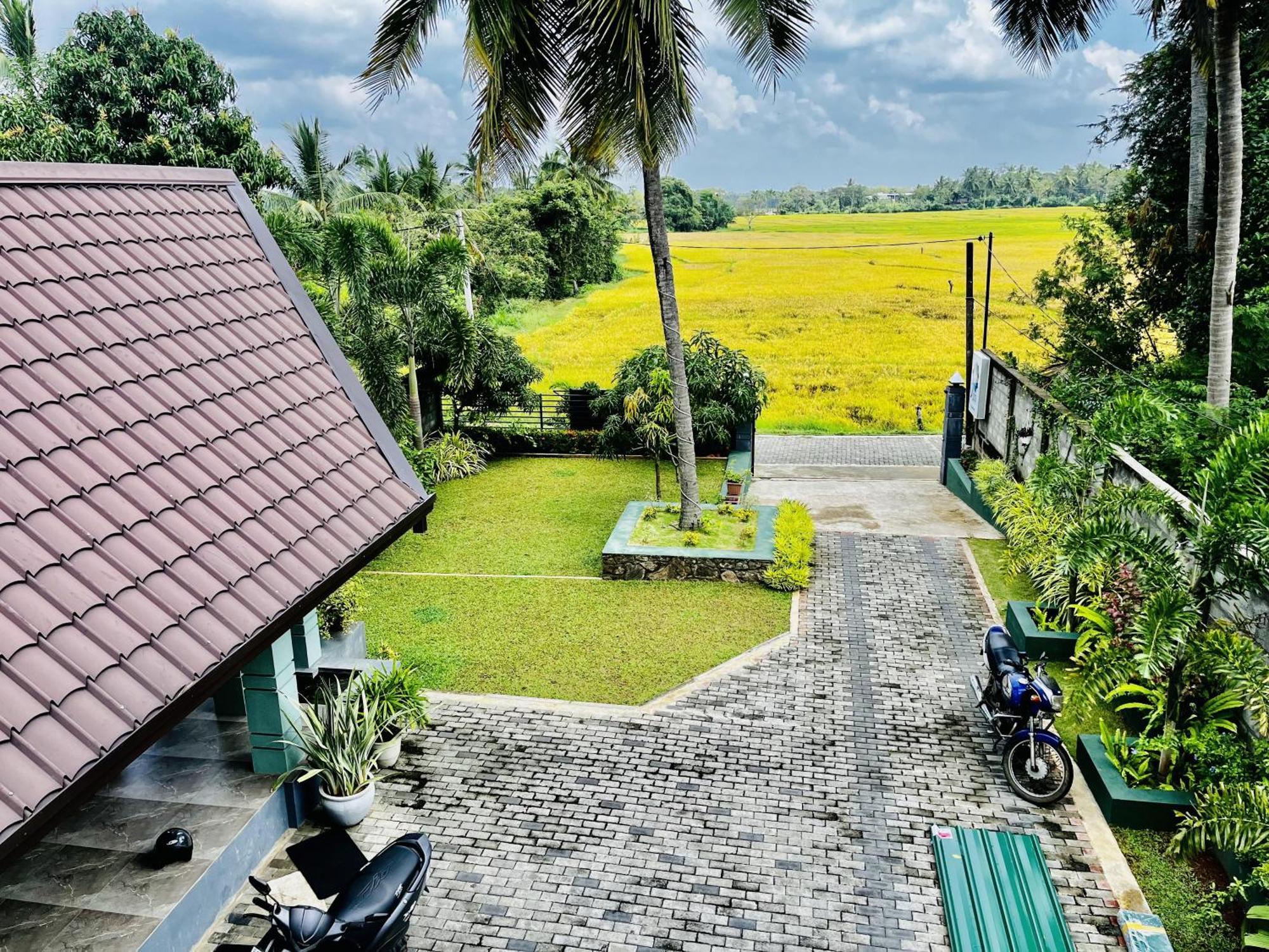 Aura Villa Polonnâruvâ Extérieur photo