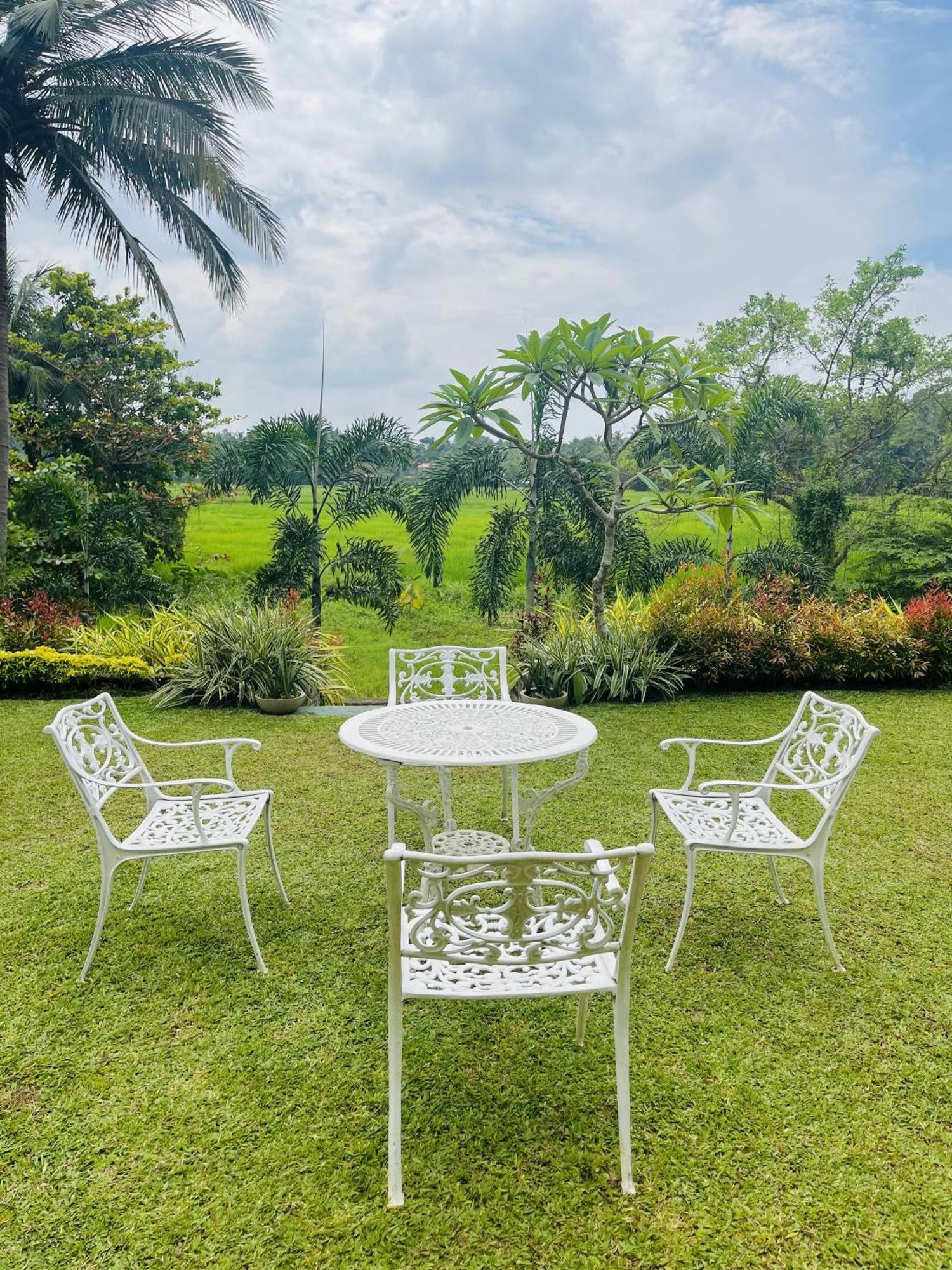 Aura Villa Polonnâruvâ Extérieur photo