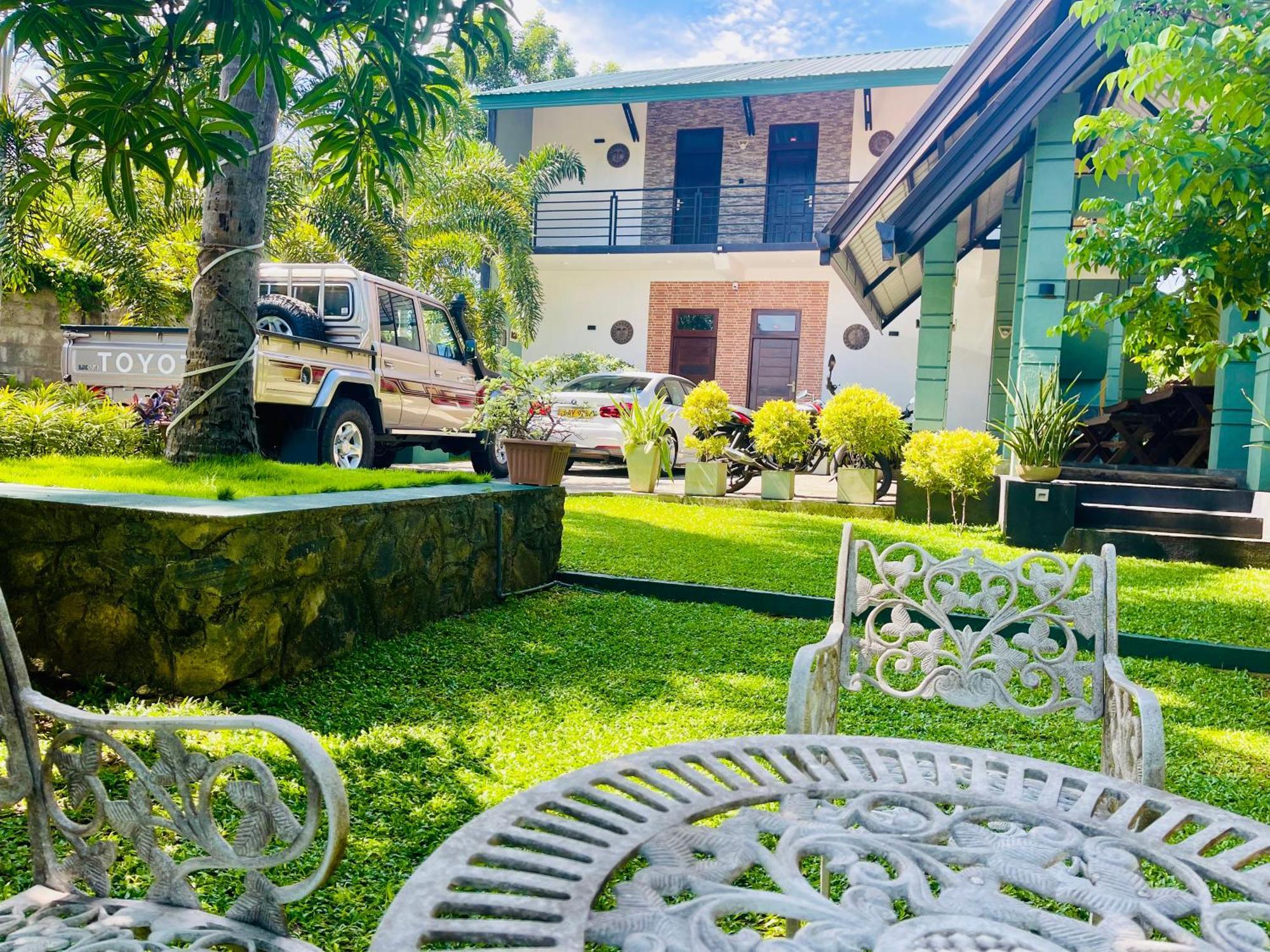 Aura Villa Polonnâruvâ Extérieur photo